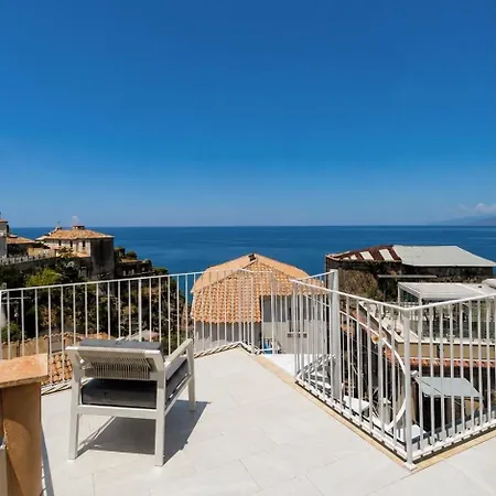 Apartamento Le Terrazze Pitt 2 *